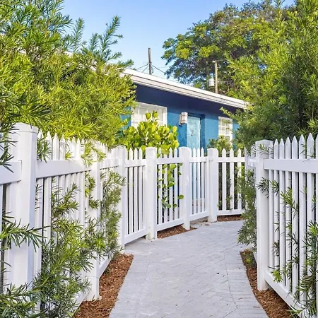 Stylish 2 Bedroom Condo - Close To Riverwalk
